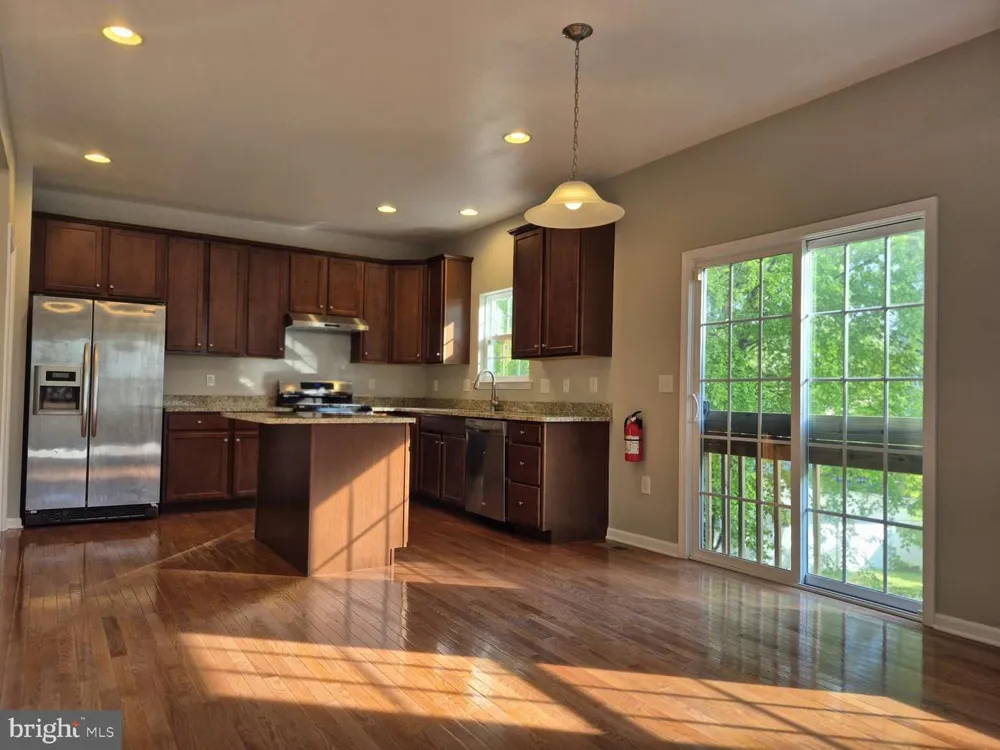 8 LOCUST LANE Swedesboro, NJ 08085