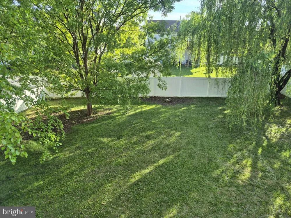 8 LOCUST LANE Swedesboro, NJ 08085