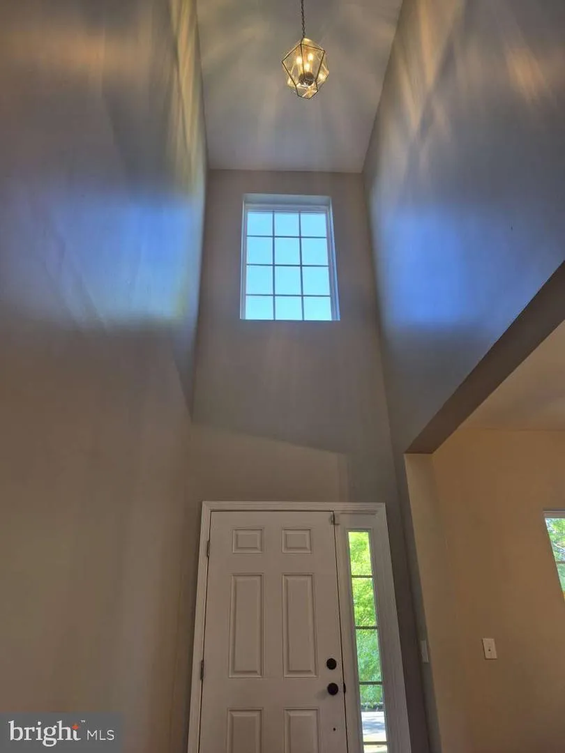 8 LOCUST LANE Swedesboro, NJ 08085