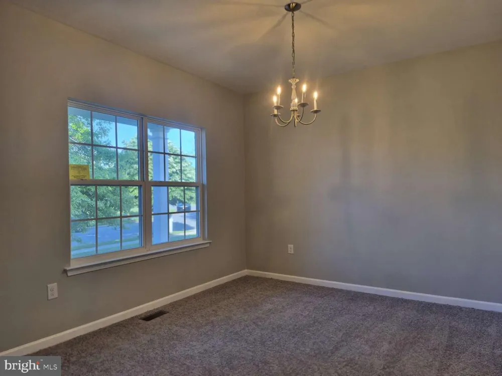 8 LOCUST LANE Swedesboro, NJ 08085
