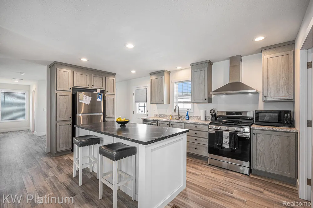 37723 Sandstone Trail Lenox Township, MI 48048