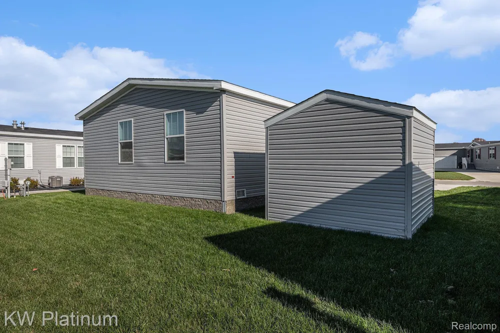 37723 Sandstone Trail Lenox Township, MI 48048