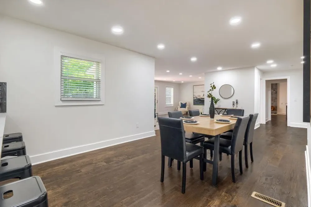 2368 Fenhurst Place Dunwoody, GA 30338