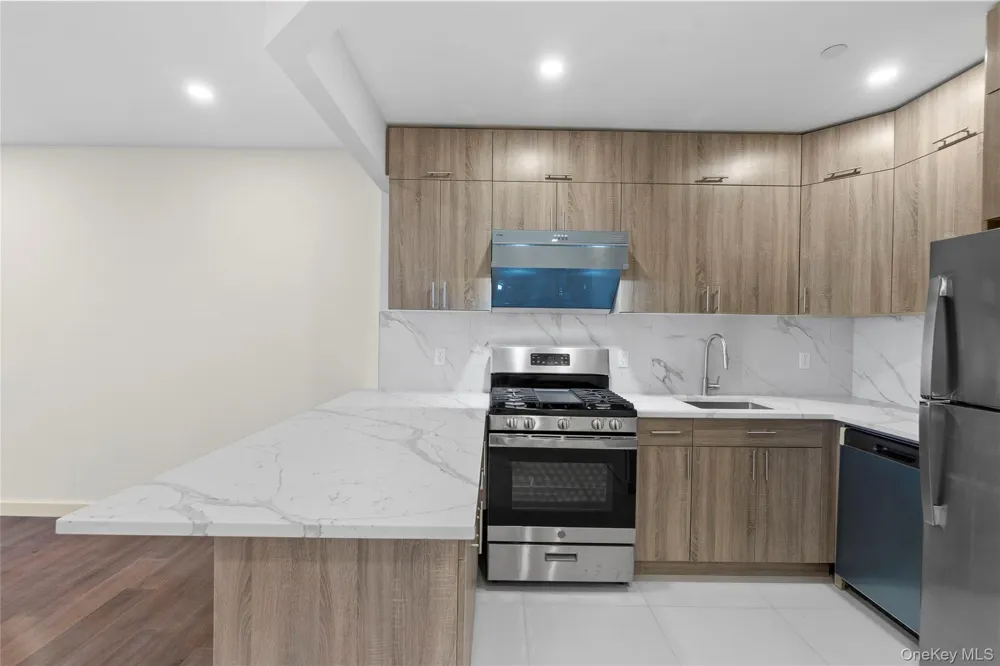 124-28 Queens Boulevard #10C Kew Gardens, NY 11415