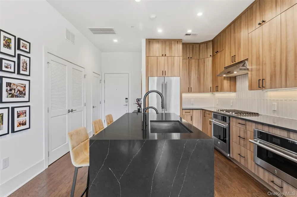 100 Legend Drive #206 Sleepy Hollow, NY 10591