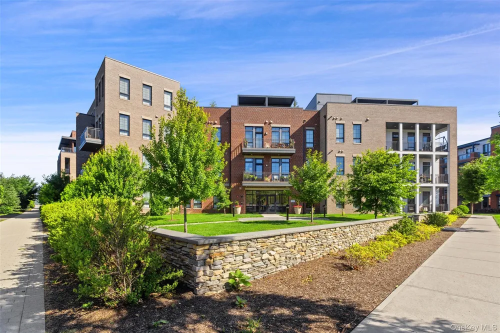 100 Legend Drive #206 Sleepy Hollow, NY 10591