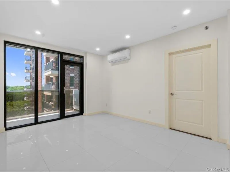 124-28 Queens Boulevard #8A Kew Gardens, NY 11415