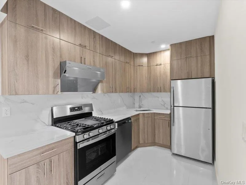 124-28 Queens Boulevard #8A Kew Gardens, NY 11415
