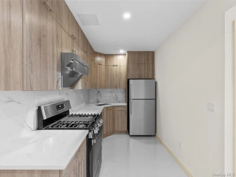 124-28 Queens Boulevard #8A Kew Gardens, NY 11415