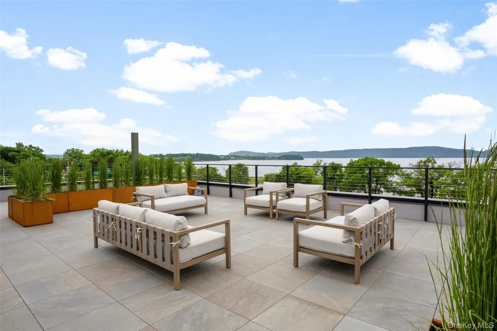 25 S Riverside Avenue #211 Croton-on-Hudson, NY 10520