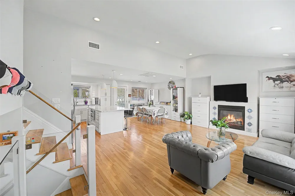 47 Favorite Lane Jericho, NY 11753