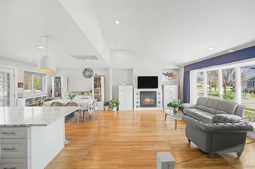 47 Favorite Lane Jericho, NY 11753