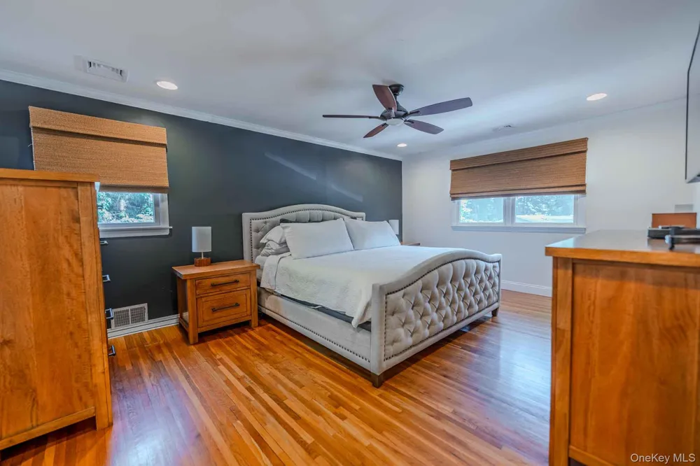 96 Eagle Lane Hauppauge, NY 11788