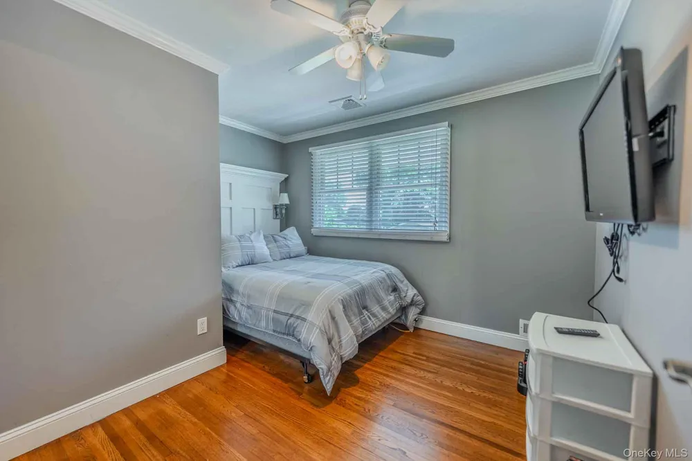 96 Eagle Lane Hauppauge, NY 11788