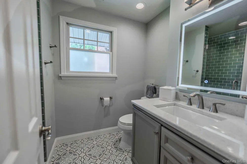 96 Eagle Lane Hauppauge, NY 11788