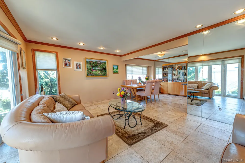 36 Elaine Drive Oceanside, NY 11572