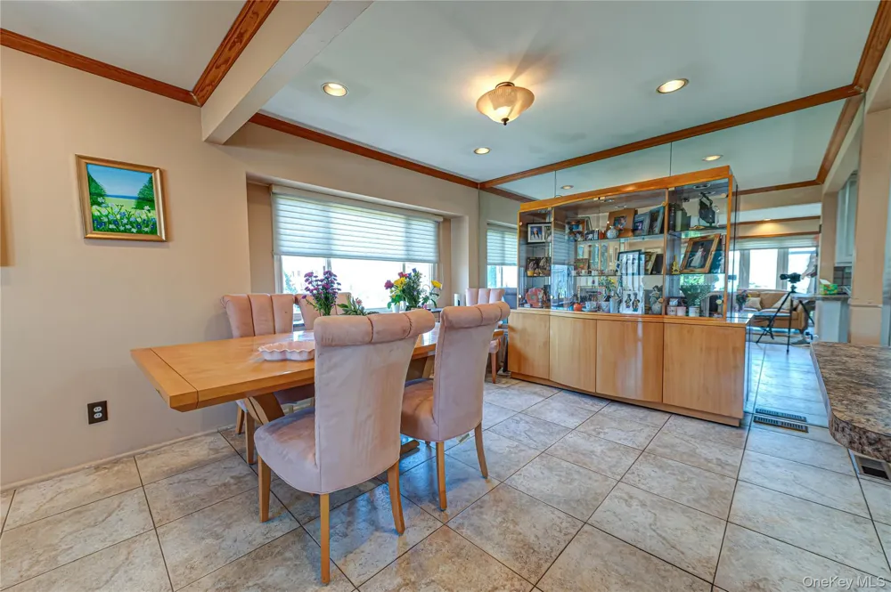 36 Elaine Drive Oceanside, NY 11572