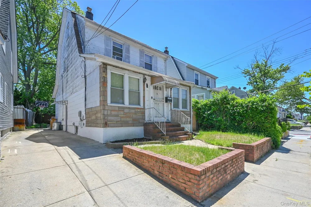 18806 Mangin Avenue Saint Albans, NY 11412