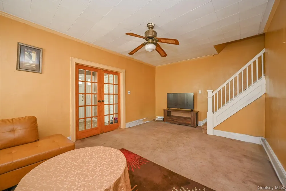 18806 Mangin Avenue Saint Albans, NY 11412