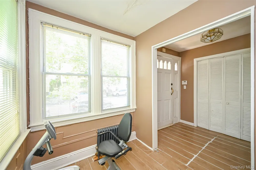 18806 Mangin Avenue Saint Albans, NY 11412