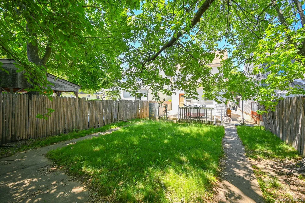 18806 Mangin Avenue Saint Albans, NY 11412
