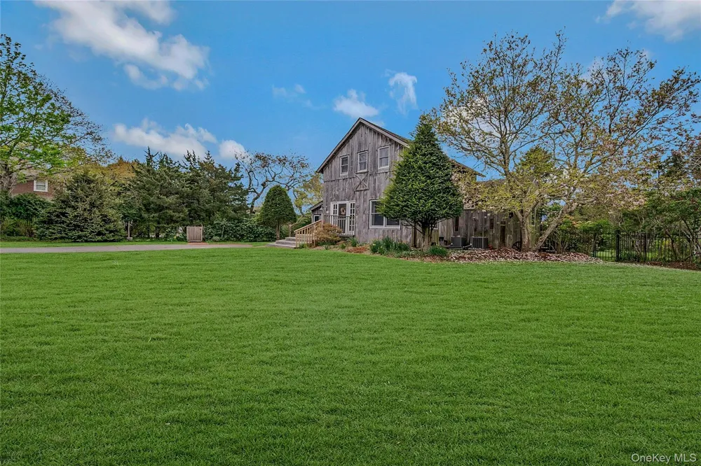 5 Jessup Lane Quogue, NY 11959