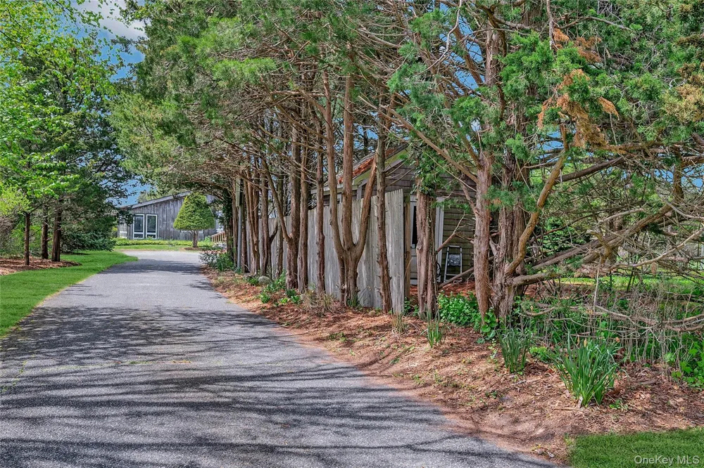 5 Jessup Lane Quogue, NY 11959