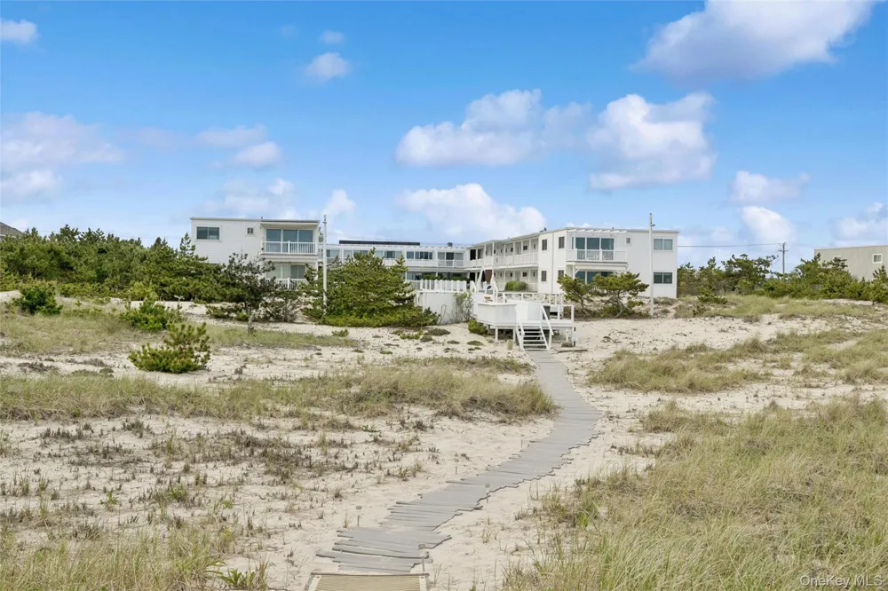 281 Dune Road #17B Westhampton Beach, NY 11978