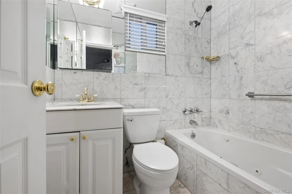281 Dune Road #17B Westhampton Beach, NY 11978