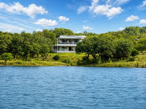20505 Genessee Cove