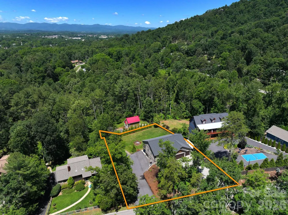 156 Dogwood Drive Weaverville, NC 28787