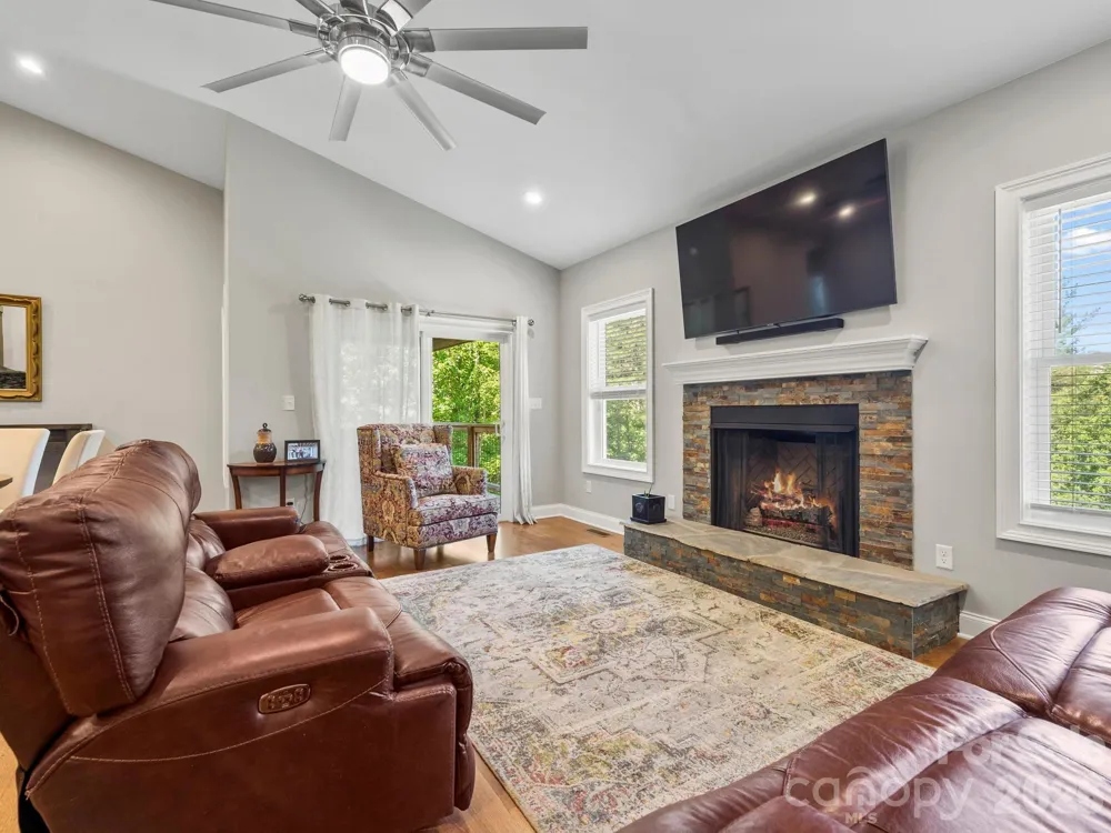 156 Dogwood Drive Weaverville, NC 28787
