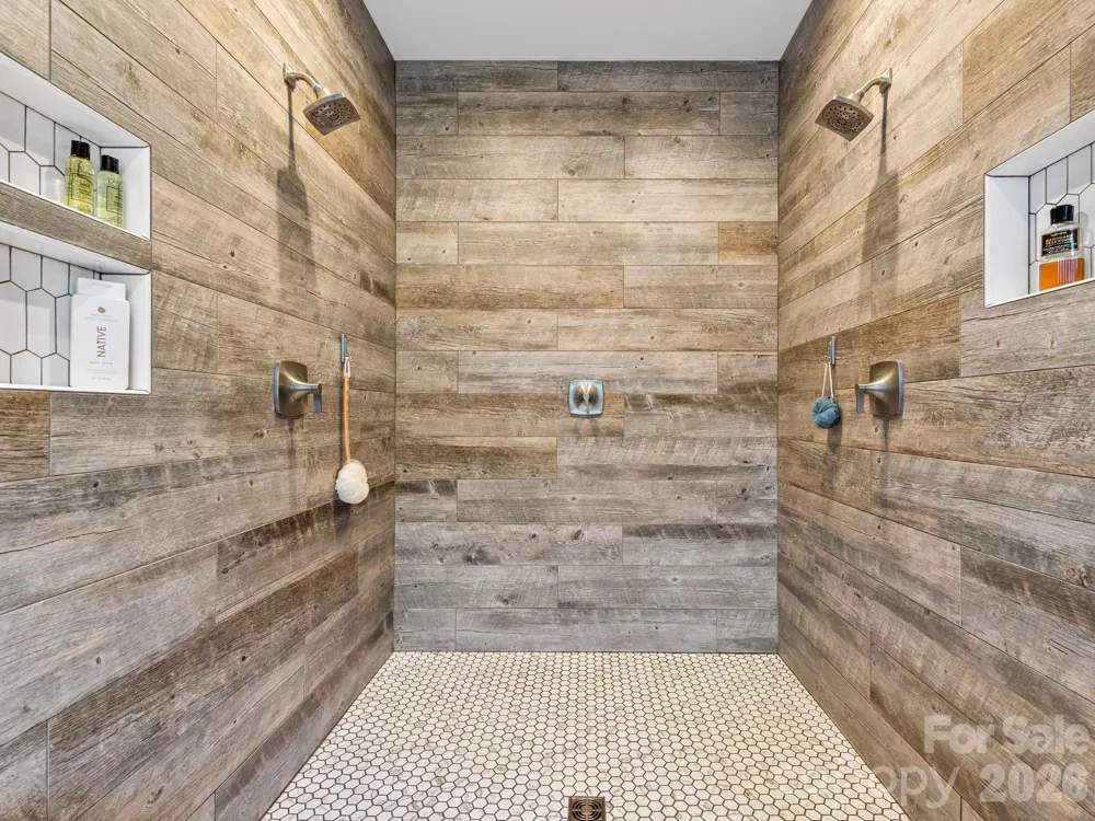 156 Dogwood Drive Weaverville, NC 28787