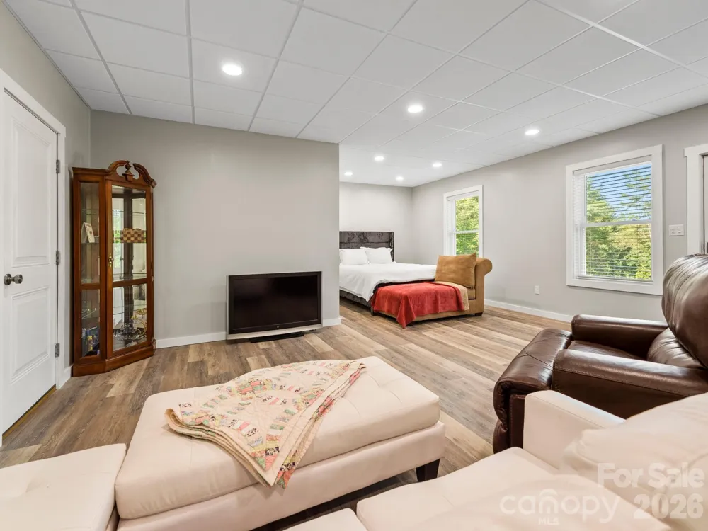 156 Dogwood Drive Weaverville, NC 28787