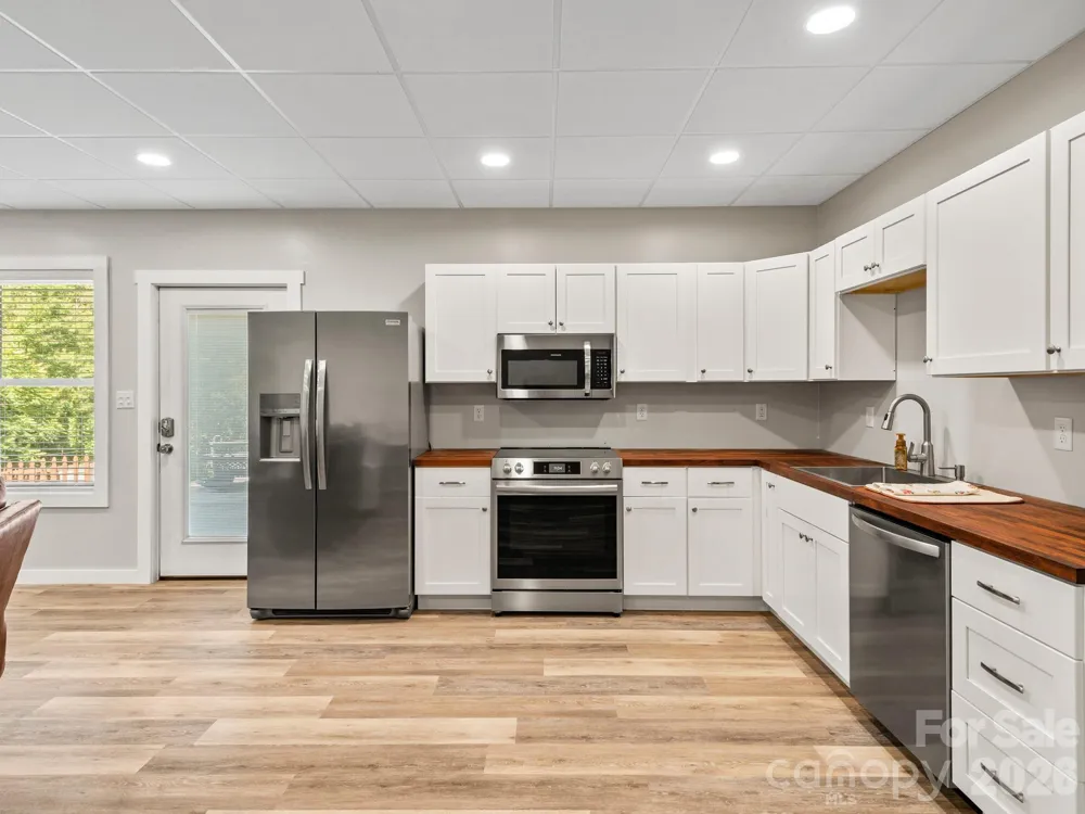 156 Dogwood Drive Weaverville, NC 28787
