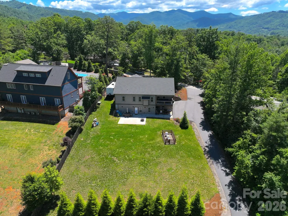 156 Dogwood Drive Weaverville, NC 28787