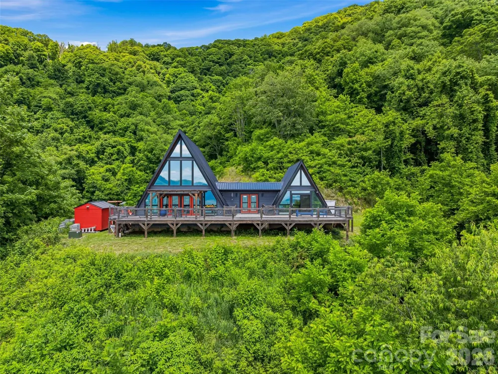 1877 Wilson Cove Road Canton, NC 28716