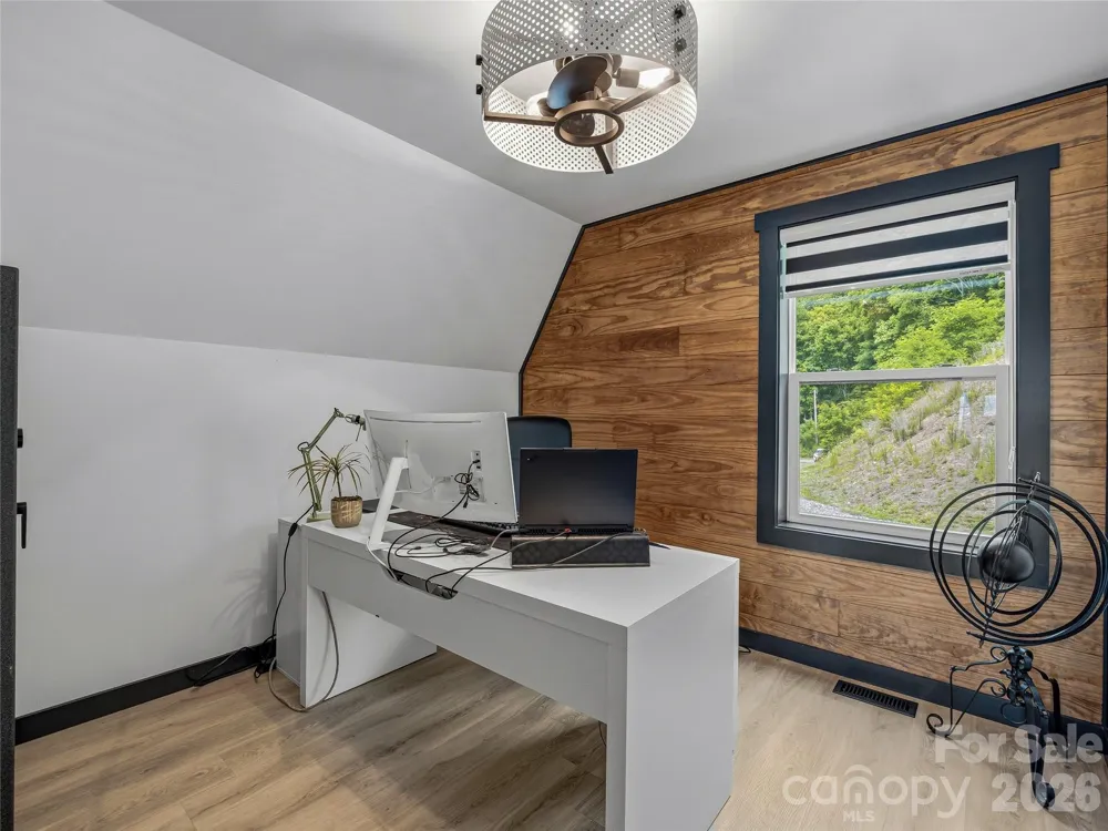 1877 Wilson Cove Road Canton, NC 28716