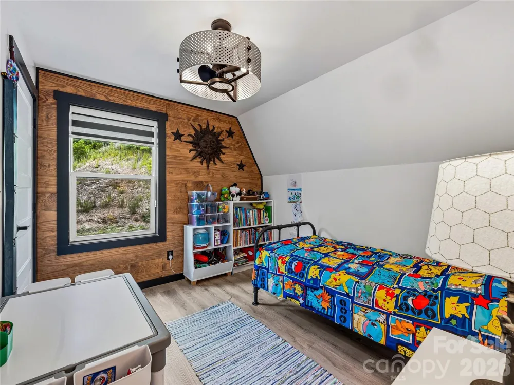 1877 Wilson Cove Road Canton, NC 28716