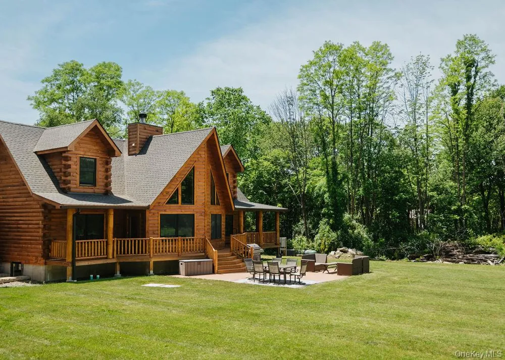 76 Woodlands Trail Clinton Corners, NY 12514