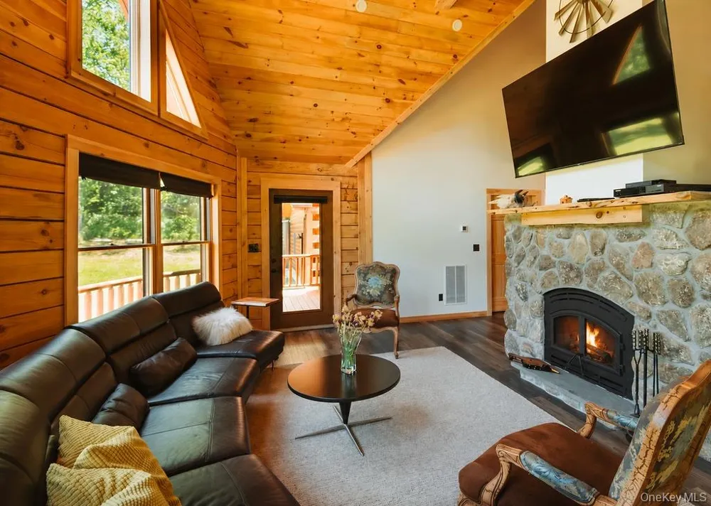 76 Woodlands Trail Clinton Corners, NY 12514