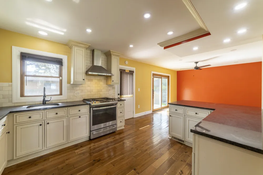 9619 Greenwood Avenue Munster, IN 46321