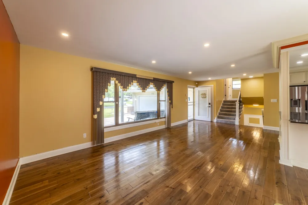 9619 Greenwood Avenue Munster, IN 46321