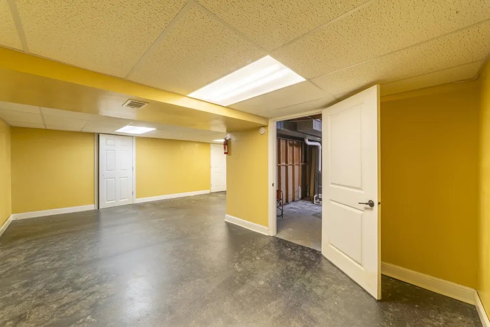 9619 Greenwood Avenue Munster, IN 46321