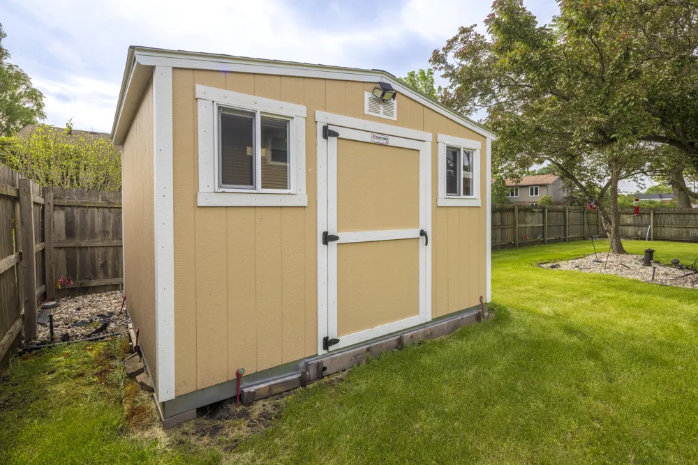 9619 Greenwood Avenue Munster, IN 46321