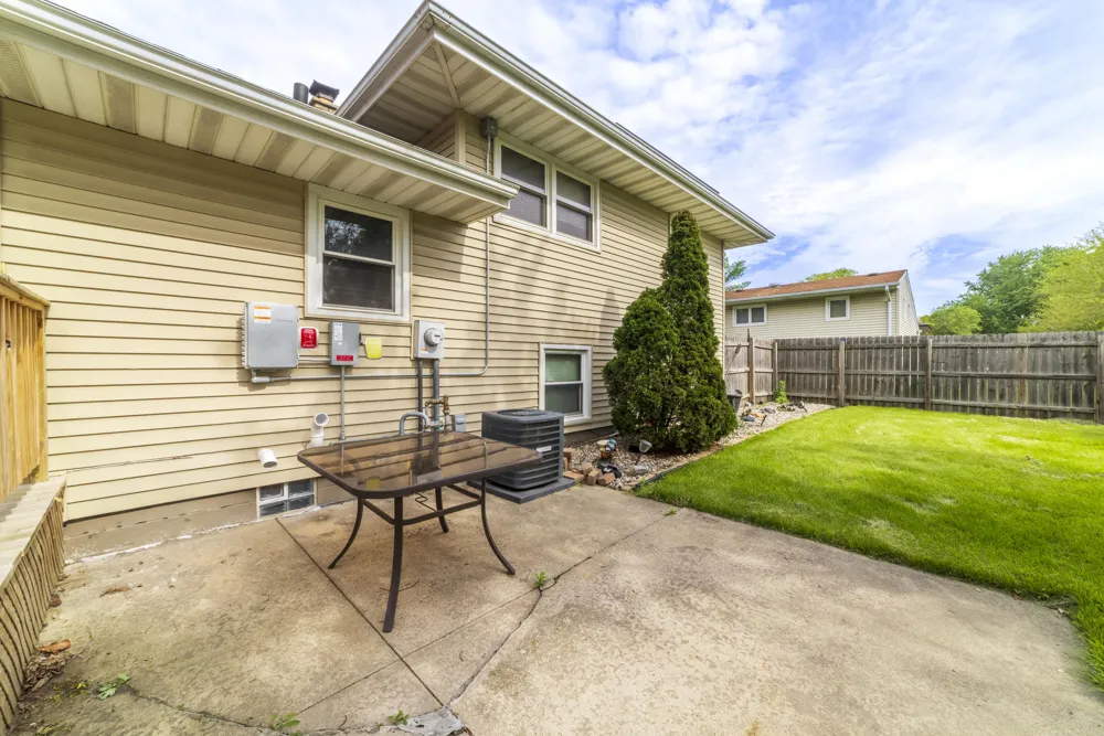 9619 Greenwood Avenue Munster, IN 46321