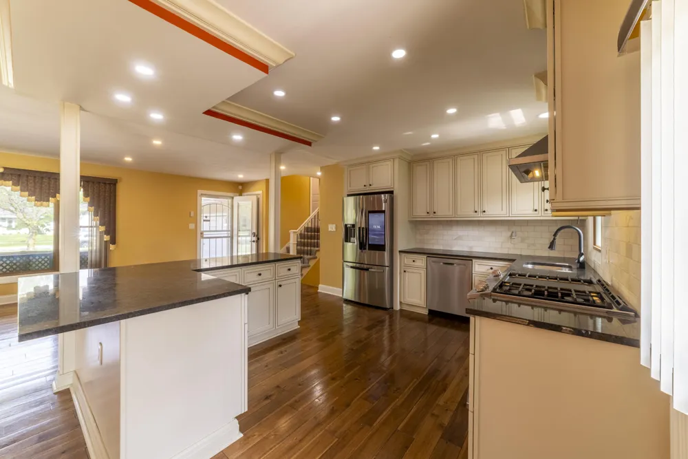 9619 Greenwood Avenue Munster, IN 46321
