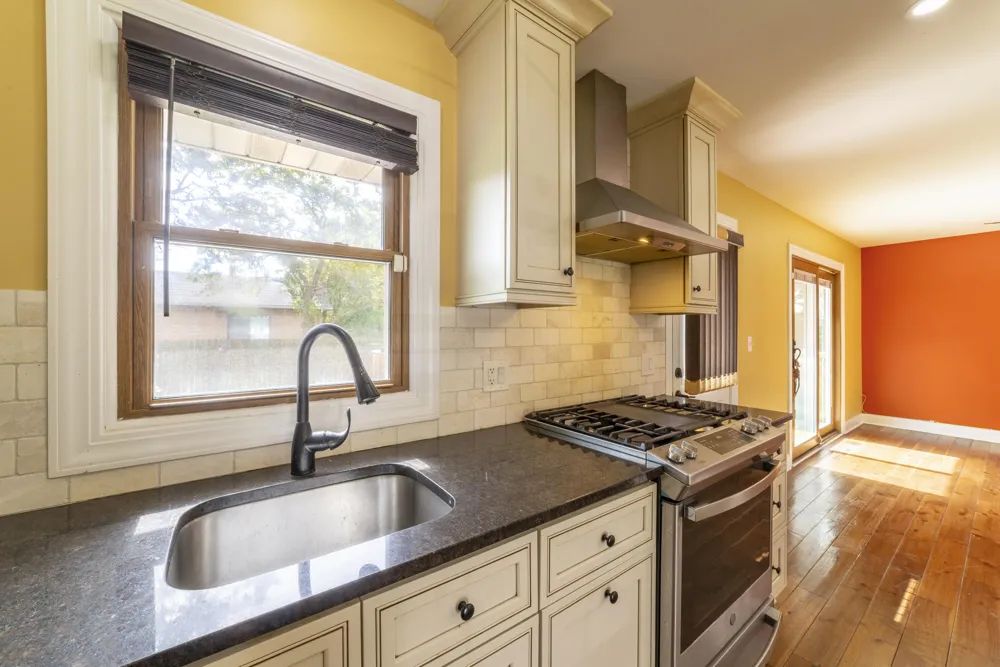 9619 Greenwood Avenue Munster, IN 46321