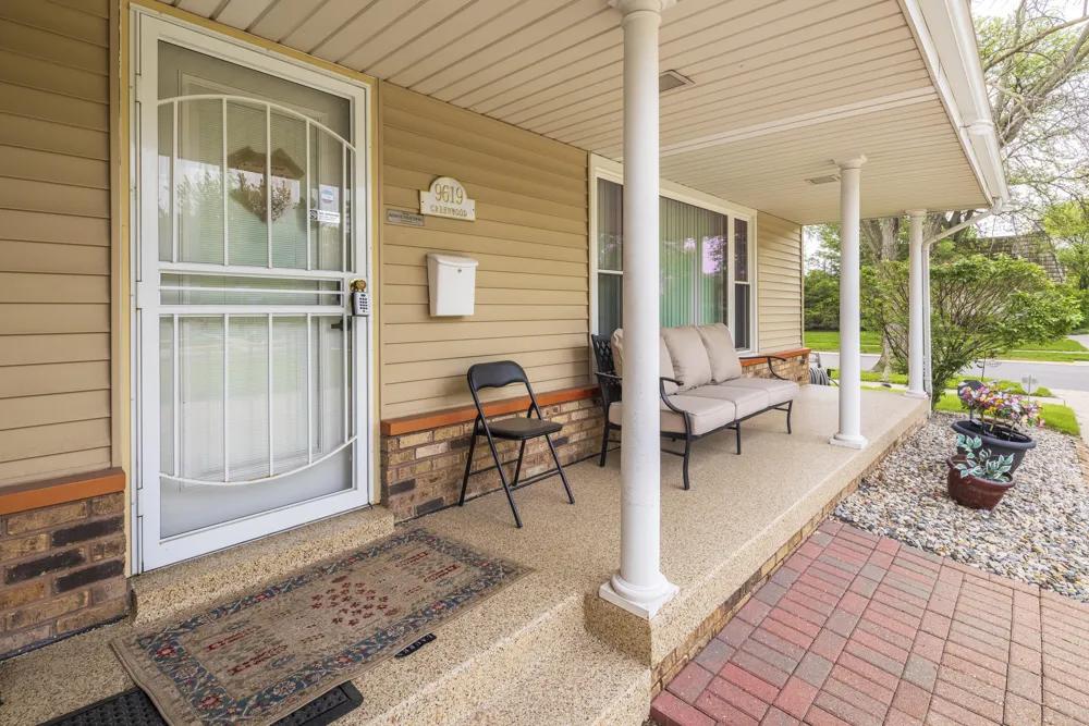 9619 Greenwood Avenue Munster, IN 46321