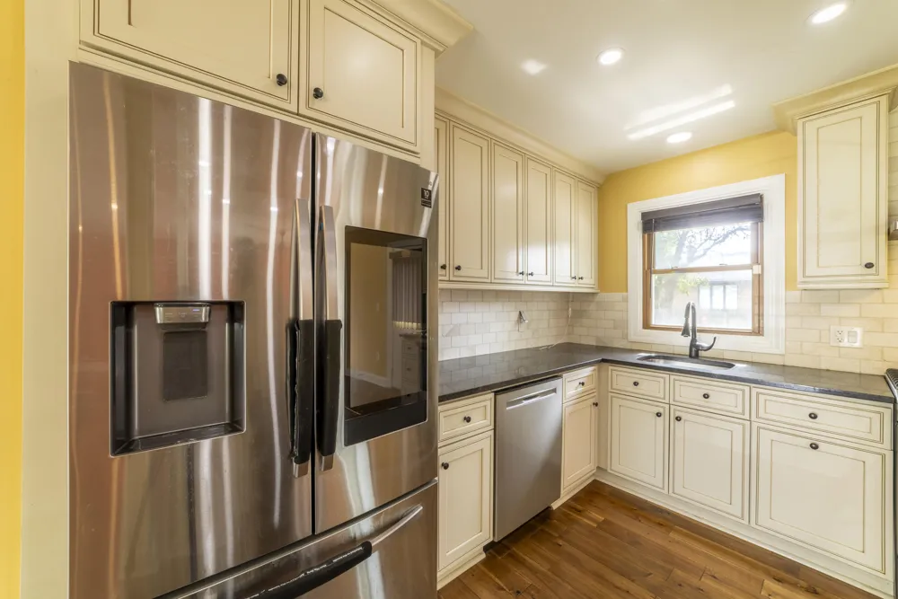9619 Greenwood Avenue Munster, IN 46321